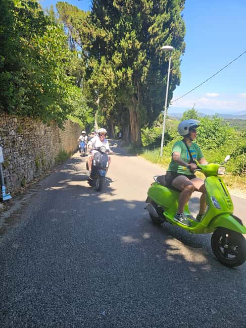 Tuscany: Vespa Tour with Traditional Lunch - Cantina tour and wine tasting: pairing learning with lunch