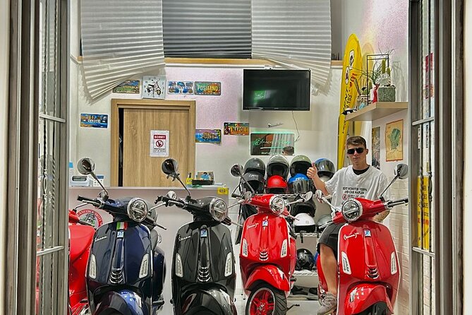 Vespa Naples rental - Meeting at Via Toledo 16: Your Start Line (And Your Finish)