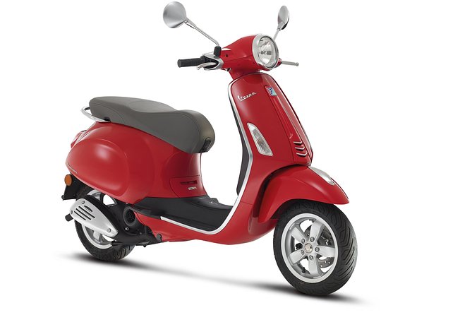 Vespa Primavera 125 cc Rental at Rome 24 ore - Front-of-Colosseum pickup: starting your Rome loop the smart way