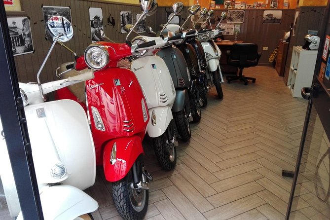 Vespa Rental in Rome 24 hours - Getting Set Up at Eco Move Rent (Via dei Mille)