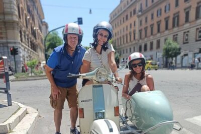 Vespa Sidecar Tour By Night with Pickup - Getting on the Vespa: how the sidecar works