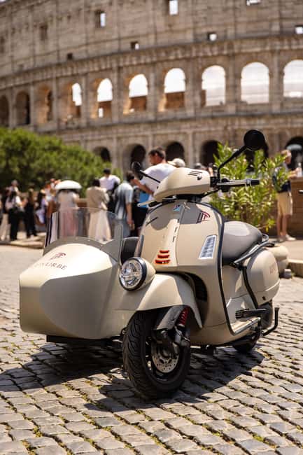Vespa Sidecar Tour: Highlights of Rome - Piazza Navona: three fountains and that Rome-at-work energy