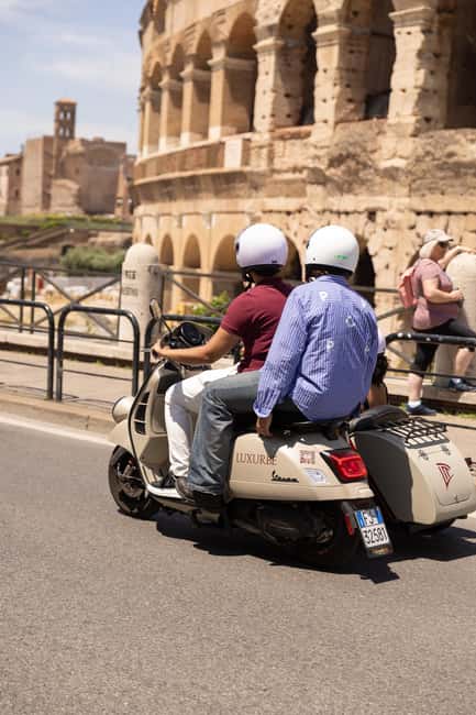 Vespa Sidecar Tour: Highlights of Rome - Piazza Venezia: the Altar of the Fatherland area
