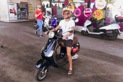 Vespa sightseeing tour & rental - Meet Split on two wheels - The big requirement: licenses and motorcycle experience