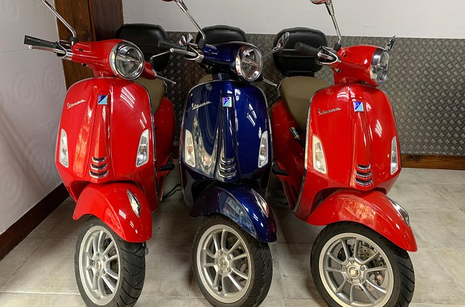 Vespa Spring 50cc rental - What You Actually Get: Helmets, Lock, Insurance, and Unlimited Mileage
