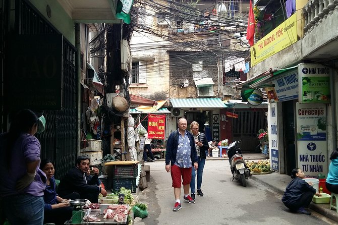 Vespa Tour Hanoi Life Rustic - West Lake and its pagoda: calm roads, then a lakeside break