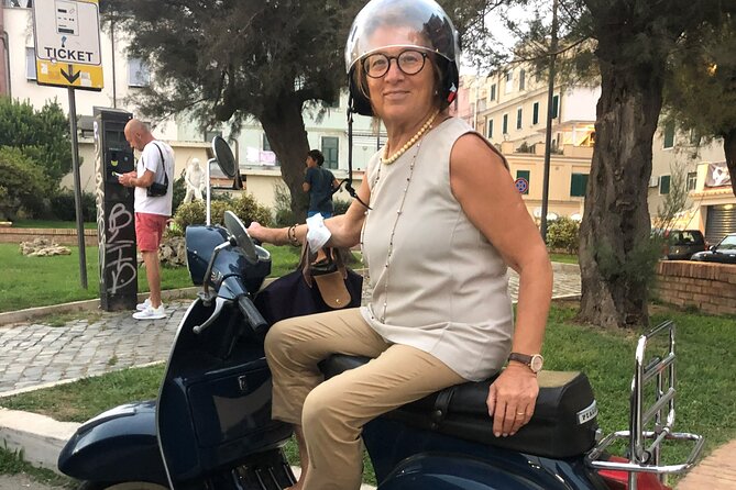 Vespa Tour in Rome with Nicolò - Piazza Navona and the Pamphili Stadium Shape