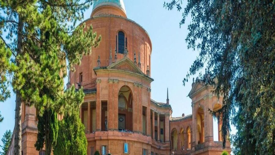 Vespa Tour in the Hills of Bologna - Key things you’ll notice right away