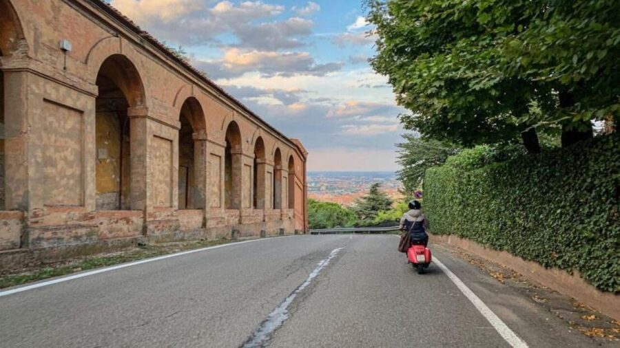 Vespa Tour in the Hills of Bologna - From the agency to San Michele in Bosco: first big views
