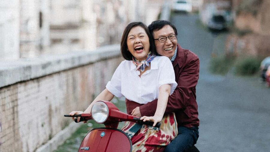 Vespa Tour with Professional Photography in Rome - Trastevere + Fontana Acqua Paola: classic landmarks, paced for photos